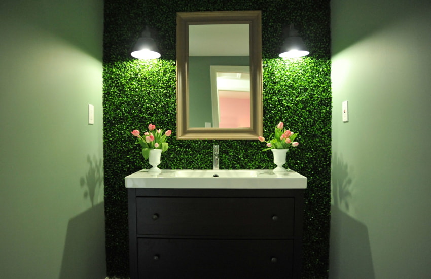 Beautify Bathroom Walls With Artificial Turf